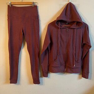 O TO S SMALL MAUVE JOG SET / NEW WITHOUT TAG